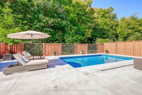 Photo 3 at 176 Farrell Road, Patterson, Vaughan