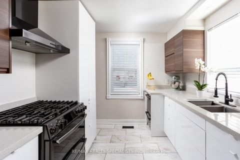 Photo 11 at 5 East John Street N, Cookstown, Innisfil