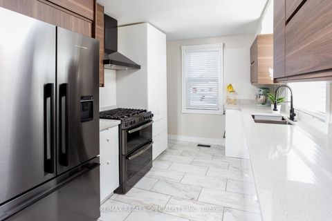 Photo 13 at 5 East John Street N, Cookstown, Innisfil