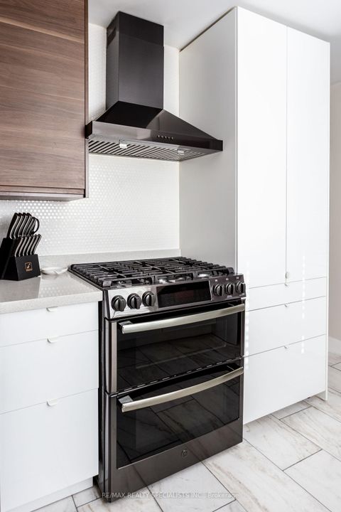 Photo 14 at 5 East John Street N, Cookstown, Innisfil