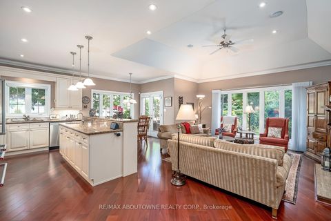 Photo 13 at 2375 Ravine Gate, GA Glen Abbey, Oakville