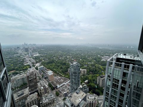 Photo 12 at 5804 - 11 Yorkville Avenue, Annex, Toronto