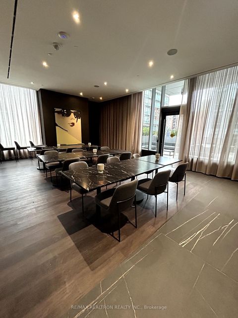Photo 13 at 5804 - 11 Yorkville Avenue, Annex, Toronto