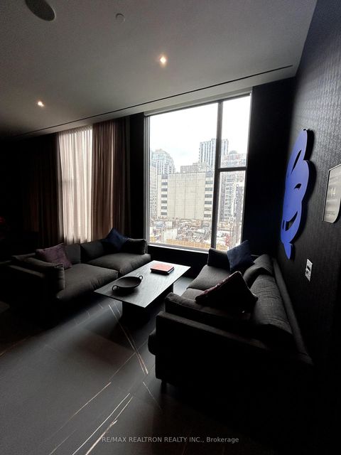 Photo 17 at 5804 - 11 Yorkville Avenue, Annex, Toronto