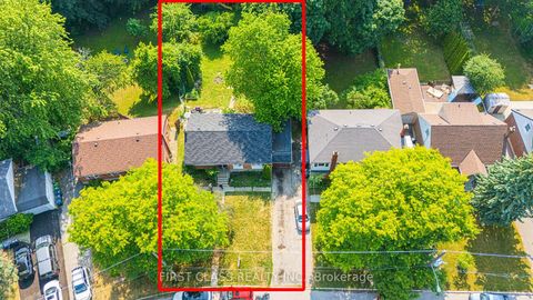 Photo 3 at 22 Hopecrest Crescent, Kennedy Park, Toronto