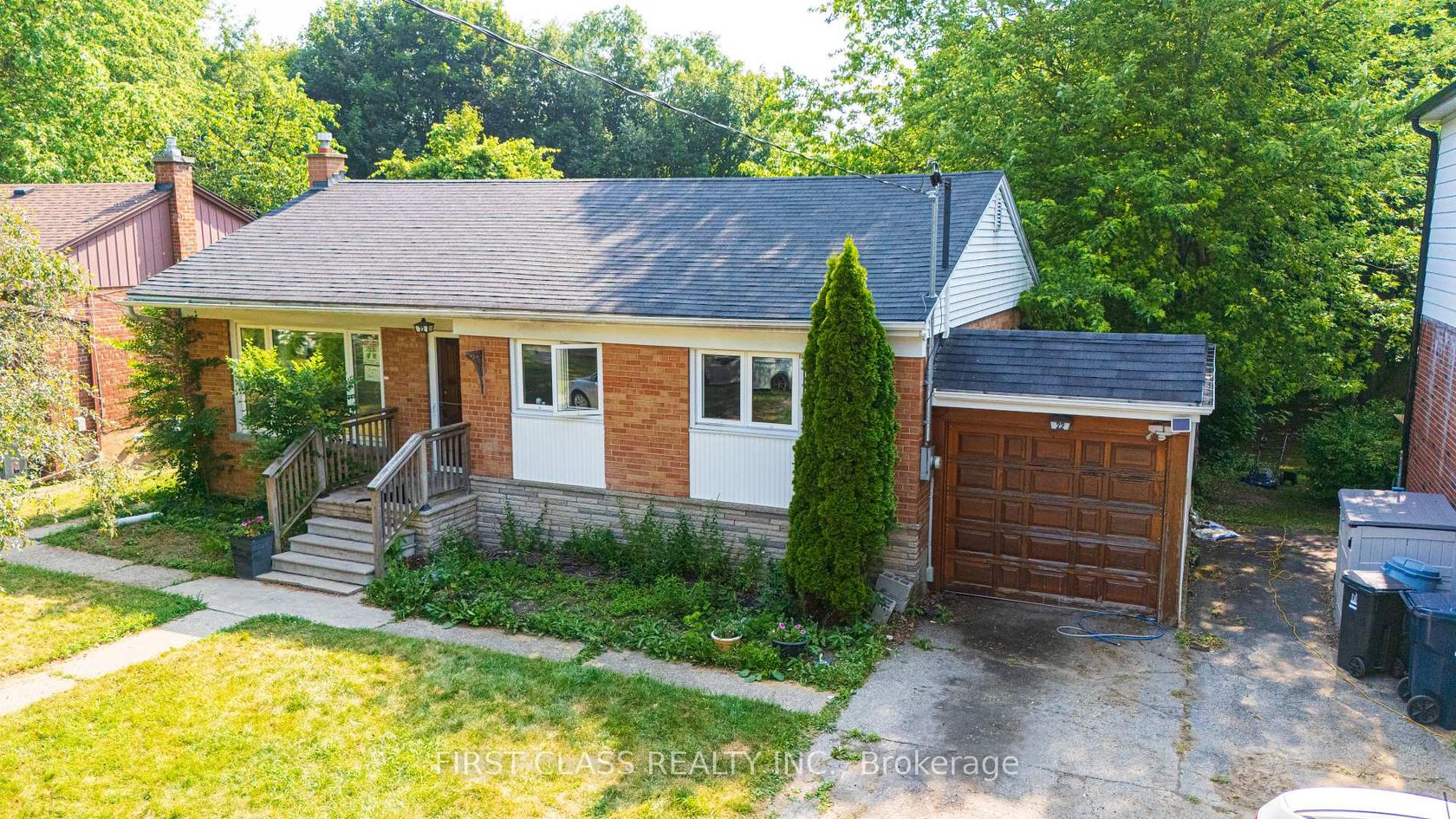 22 Hopecrest Crescent, Kennedy Park, Toronto 