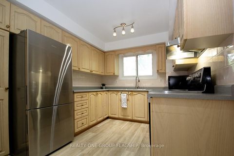 Photo 4 at 71 Maple Branch Path, The Westway, Toronto