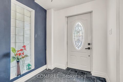 Photo 1 at 759 Eglinton Avenue E, Leaside, Toronto
