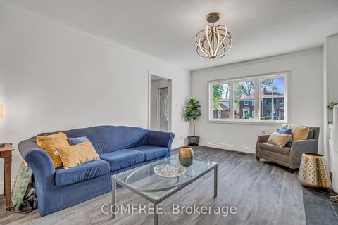 Photo 2 at 759 Eglinton Avenue E, Leaside, Toronto