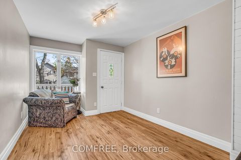 Photo 8 at 759 Eglinton Avenue E, Leaside, Toronto