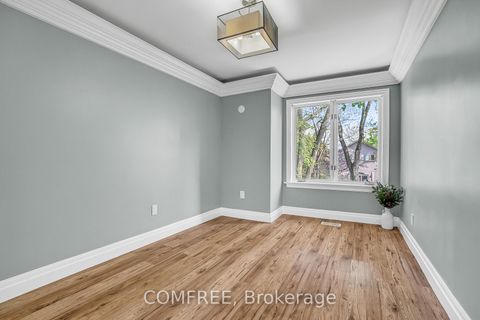 Photo 12 at 759 Eglinton Avenue E, Leaside, Toronto