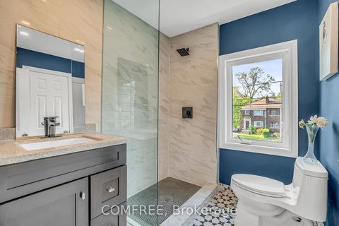Photo 14 at 759 Eglinton Avenue E, Leaside, Toronto