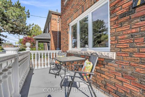 Photo 23 at 759 Eglinton Avenue E, Leaside, Toronto