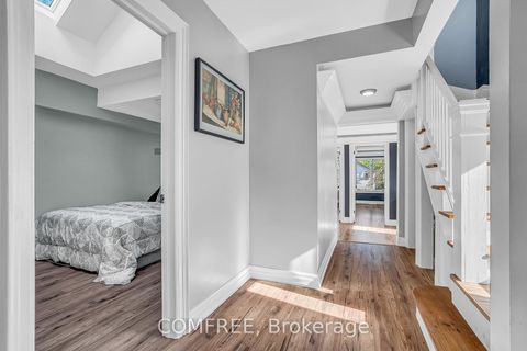 Photo 24 at 759 Eglinton Avenue E, Leaside, Toronto