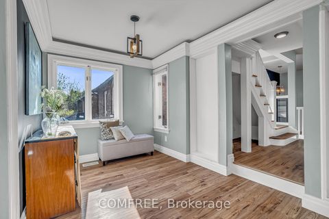 Photo 25 at 759 Eglinton Avenue E, Leaside, Toronto