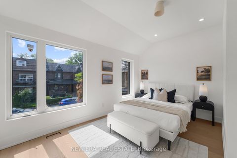 Photo 17 at 113 Bellwoods Avenue, Bellwoods, Toronto