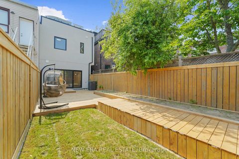 Photo 33 at 113 Bellwoods Avenue, Bellwoods, Toronto