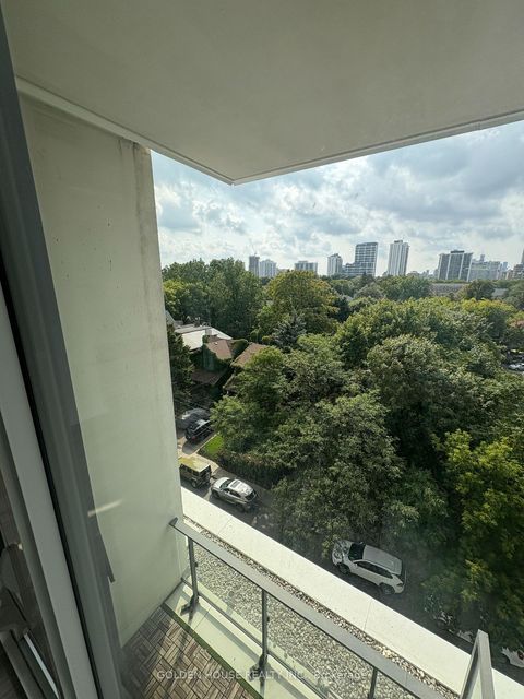 Photo 11 at 735 - 8 Hillsdale Avenue E, Mount Pleasant West, Toronto