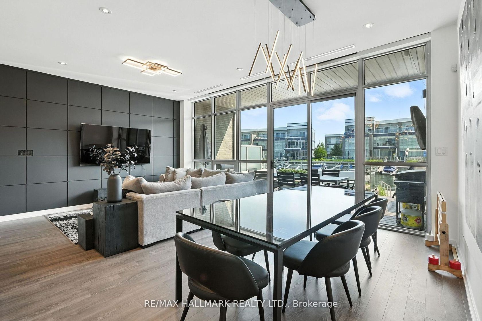 3658 Ferretti Court E, Rural Innisfil, Innisfil photo number 2 3658 Ferretti Court E, Rural Innisfil, Innisfil photo number 2