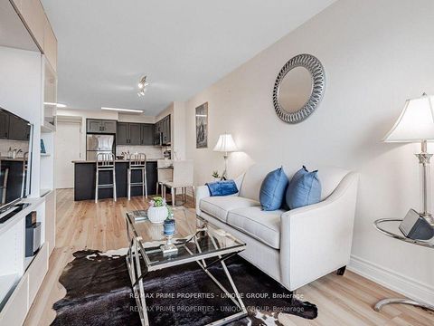 Photo 5 at 709 - 18 Harding Boulevard, Harding, Richmond Hill
