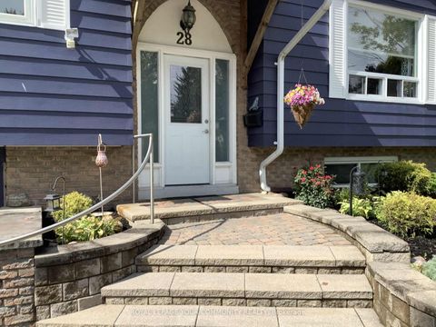Photo 1 at 28 Indian Arrow Road, North Shore, Barrie