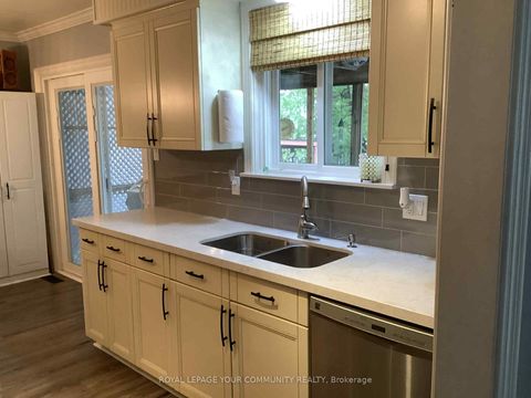 Photo 12 at 28 Indian Arrow Road, North Shore, Barrie