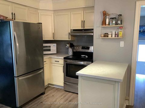 Photo 15 at 28 Indian Arrow Road, North Shore, Barrie