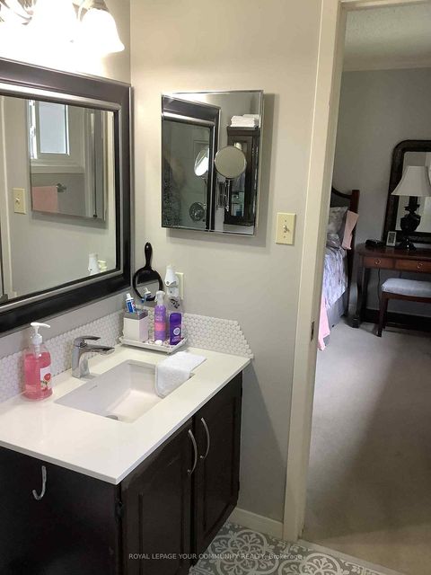 Photo 24 at 28 Indian Arrow Road, North Shore, Barrie