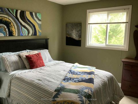 Photo 31 at 28 Indian Arrow Road, North Shore, Barrie