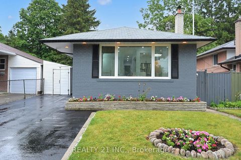 Photo 3 at 7 Stoney Creek Drive, West Hill, Toronto