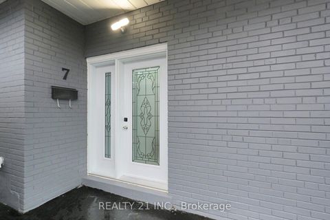 Photo 7 at 7 Stoney Creek Drive, West Hill, Toronto