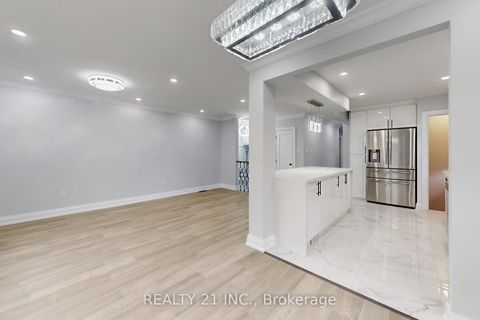 Photo 10 at 7 Stoney Creek Drive, West Hill, Toronto