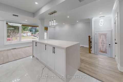 Photo 12 at 7 Stoney Creek Drive, West Hill, Toronto