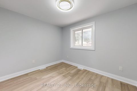 Photo 15 at 7 Stoney Creek Drive, West Hill, Toronto
