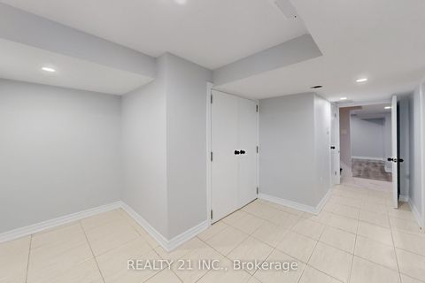 Photo 25 at 7 Stoney Creek Drive, West Hill, Toronto