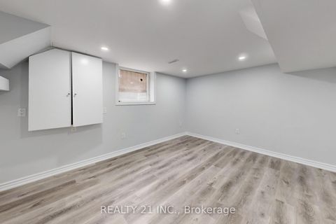 Photo 26 at 7 Stoney Creek Drive, West Hill, Toronto