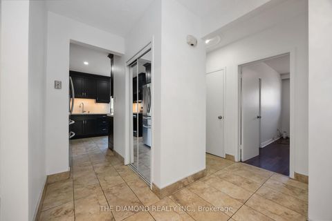 Photo 4 at 14 Hentob Court, Beaumonde Heights, Toronto