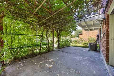 Photo 33 at 14 Hentob Court, Beaumonde Heights, Toronto