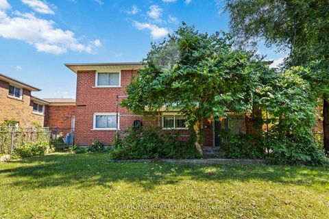 Photo 36 at 14 Hentob Court, Beaumonde Heights, Toronto