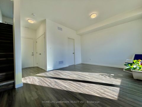Photo 1 at 29 Rainwater Lane, Ardagh, Barrie