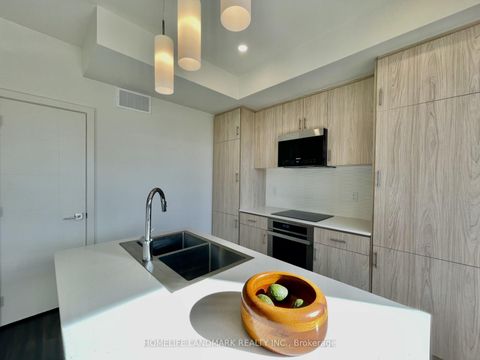 Photo 5 at 29 Rainwater Lane, Ardagh, Barrie