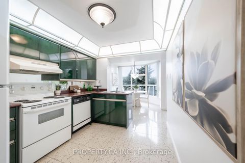 Photo 8 at 301 - 7300 Yonge Street, Yorkhill, Vaughan
