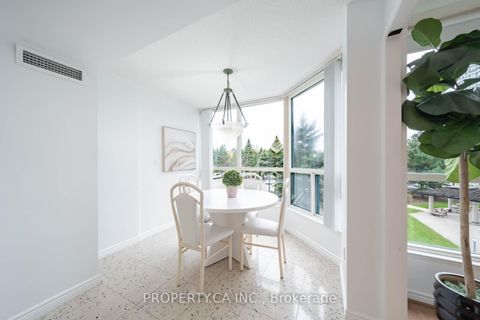 Photo 9 at 301 - 7300 Yonge Street, Yorkhill, Vaughan