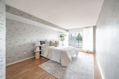 Photo 10 at 301 - 7300 Yonge Street, Yorkhill, Vaughan