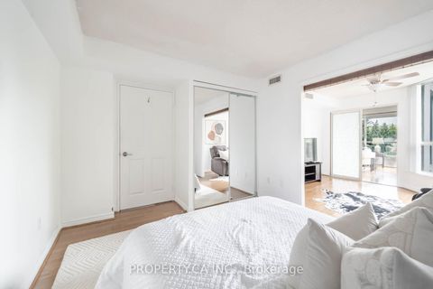 Photo 14 at 301 - 7300 Yonge Street, Yorkhill, Vaughan