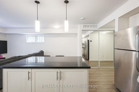 Photo 13 at B11 - 26 Bruce Street W, East Woodbridge, Vaughan
