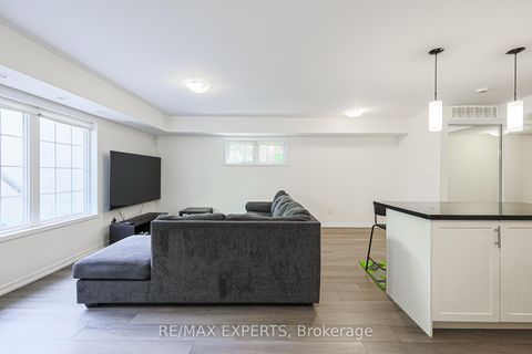 Photo 17 at B11 - 26 Bruce Street W, East Woodbridge, Vaughan