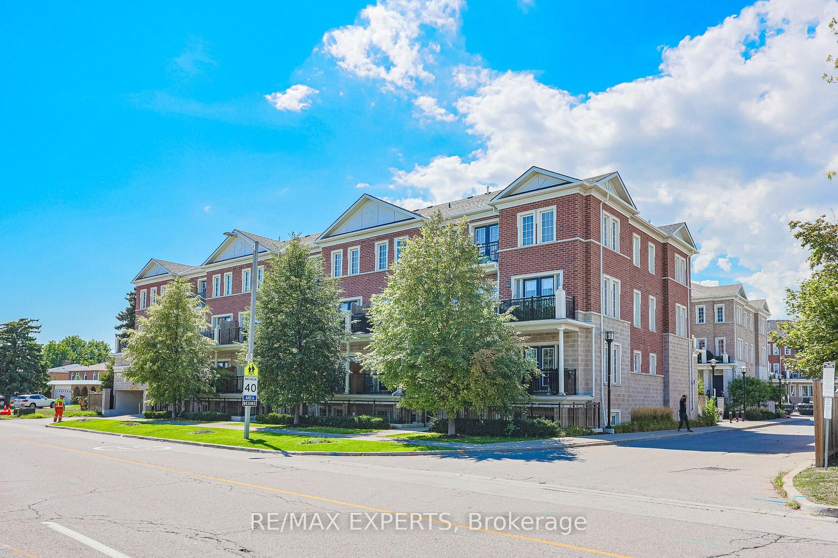 B11 - 26 Bruce Street W, East Woodbridge, Vaughan 