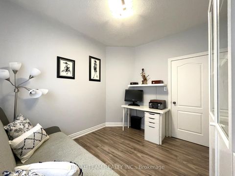 Photo 17 at 66 Canyon Gate Crescent, Rural Vaughan, Vaughan