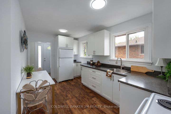 Photo 5 at 82 Durham Street, Vanier, Oshawa